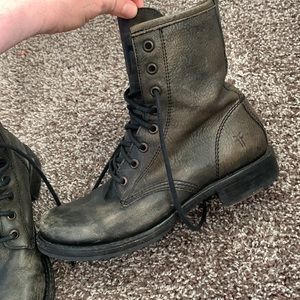 FRYE 7.5 style 76271 Veronica combat boot distressed heirloom leather boot